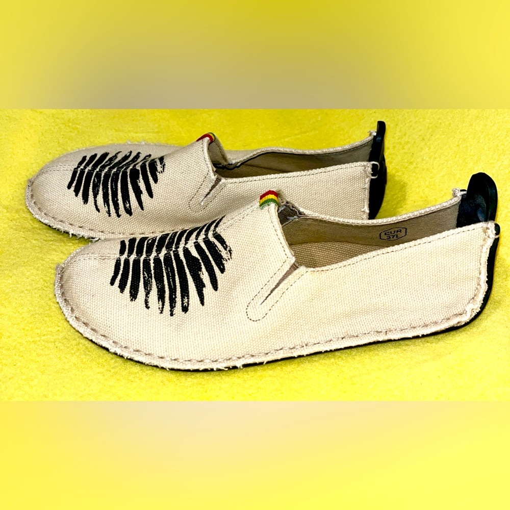 Vivobarefoot Ababa Minimalist Shoes - Tan Canvas - Women’s 7  EU 37